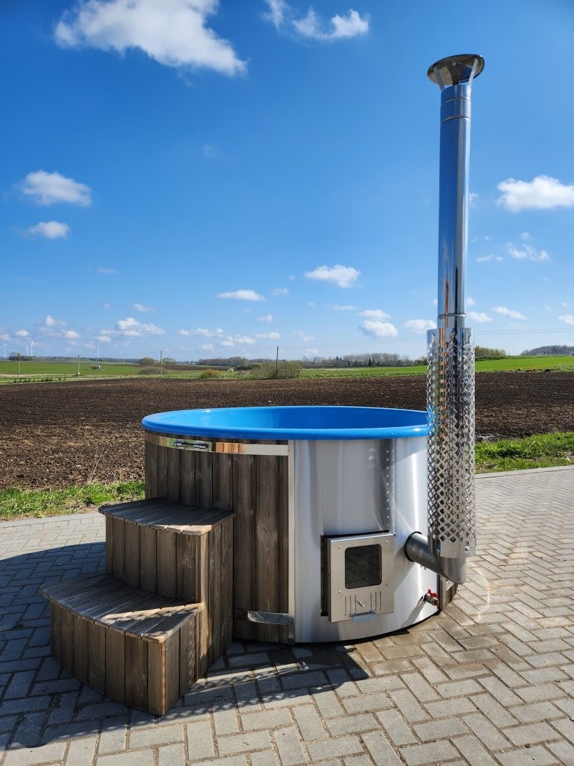 Round fibreglass hot tub